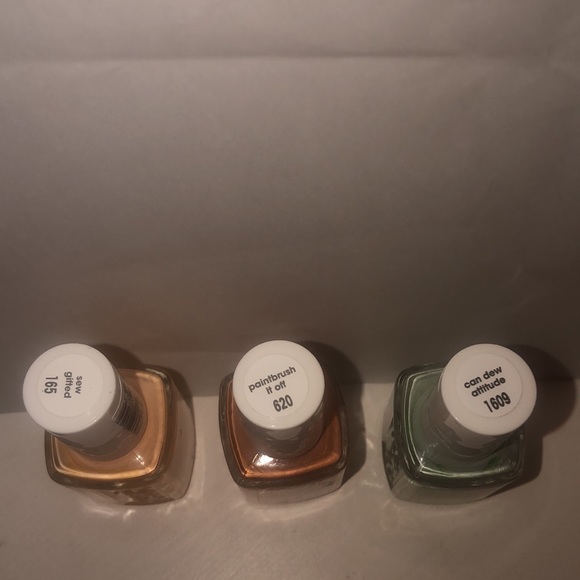 Nail color - Picture 4 of 4